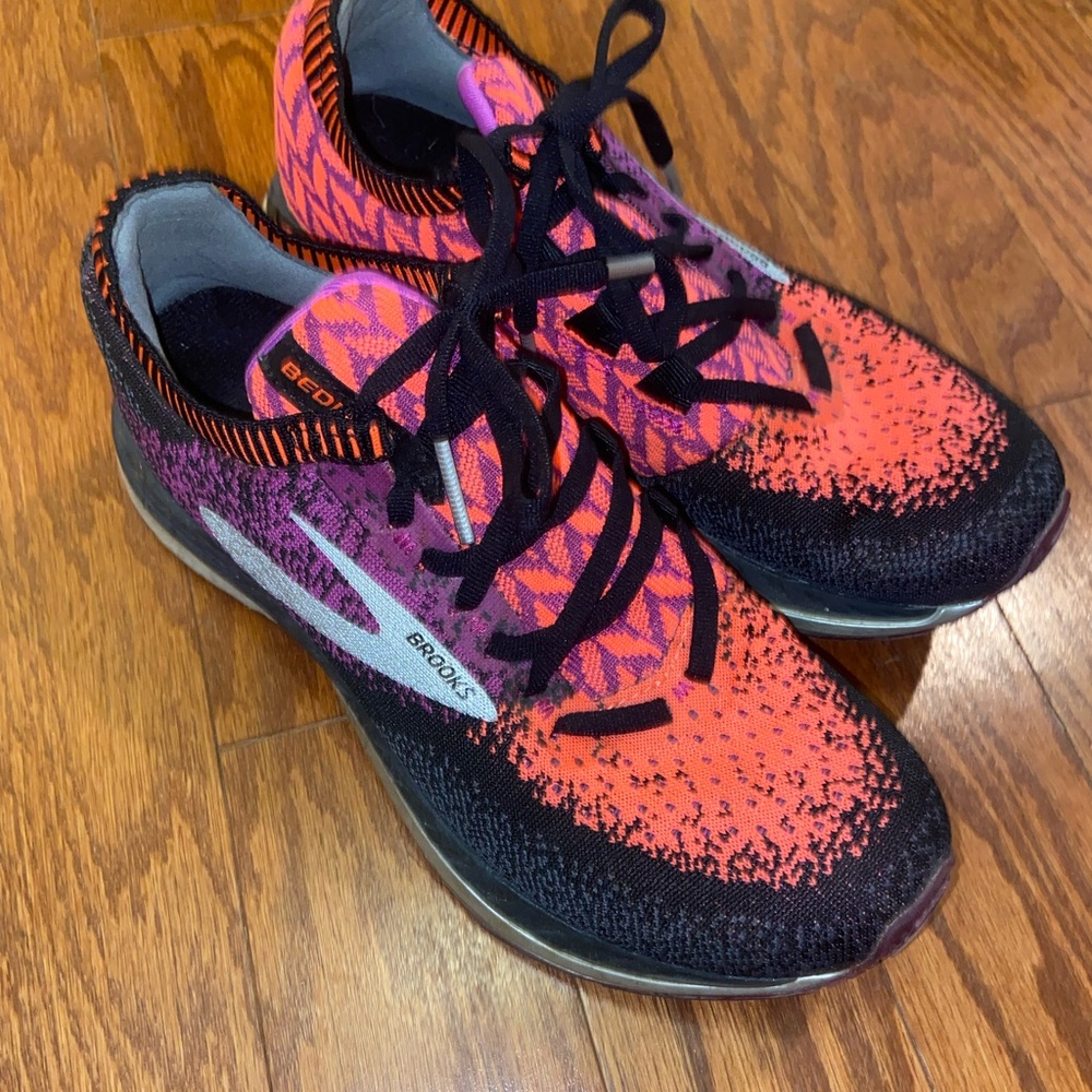 Womens Brooks tennis shoes